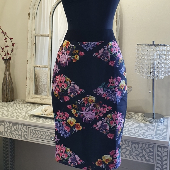 🍒NWT🍒 TED BAKER PENCIL SKIRT - Picture 4 of 5